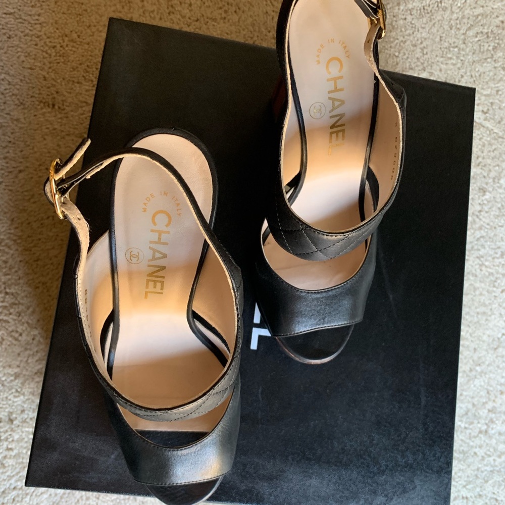 Chanel black quilted leather and wood sandals - Picture 2 of 7